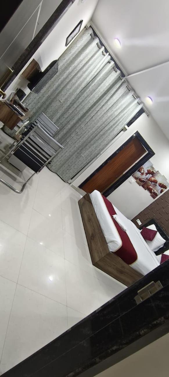 Hotel Vaishnavi Grand Mirialguda Bagian luar foto