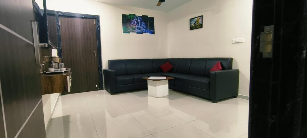 Hotel Vaishnavi Grand Mirialguda Bagian luar foto