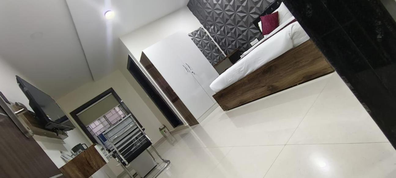 Hotel Vaishnavi Grand Mirialguda Bagian luar foto